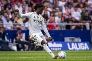 阿斯：卡马文加在国家队可能踢左后卫，以增加参加世界杯的可能